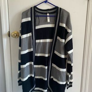 Long sleeve cardigan that still has tags on it